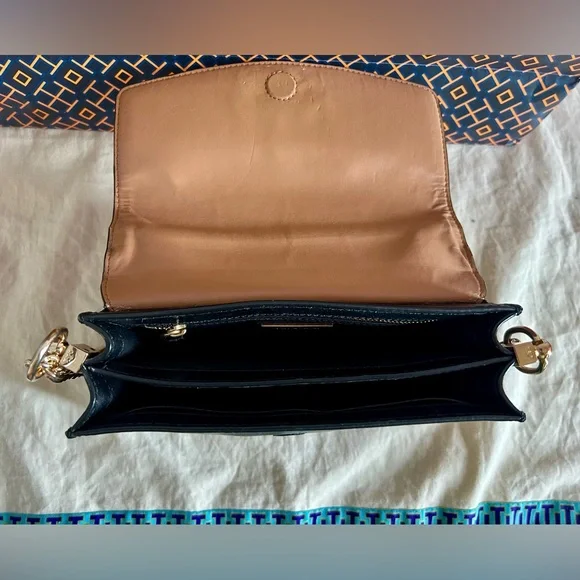 Tory Burch Robinson - Picture 5 of 8